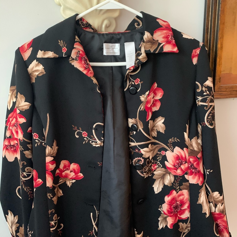 Emma James floral black Size 6 cropped jacket